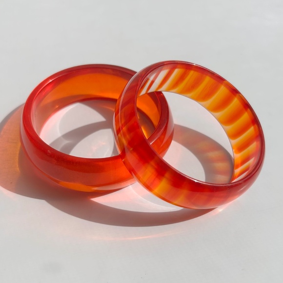 Two Vintage 60s Genuine Lucite Best Plastics Bangle Bracelets - Picture 9 of 11